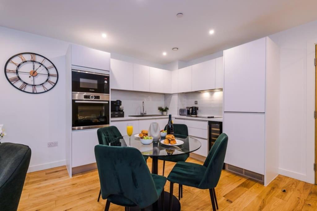 The Royal - Long Term Offers, Fast Wifi, And Up To 4 People Apartment *